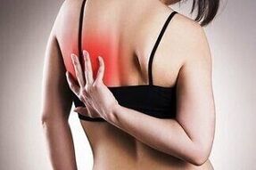 dolor debajo del omóplato izquierdo desde la espalda